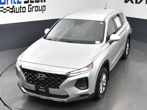 Used 2019 Hyundai Santa Fe SE FWD image 9