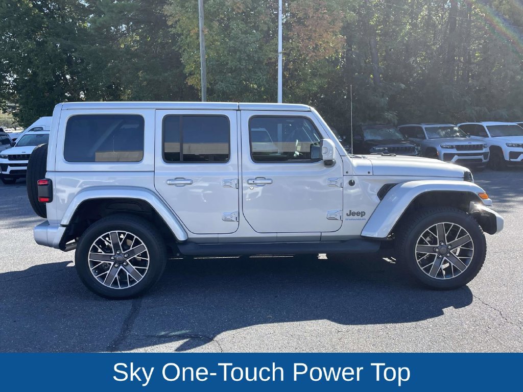 Used 2023 Jeep Wrangler Unlimited Sahara AWD/4WD image 10