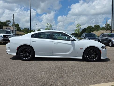 Used 2020 Dodge Charger Scat Pack w/ Plus Group RWD image 2