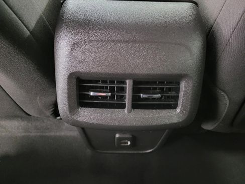 Used 2024 GMC Terrain SLE image 19