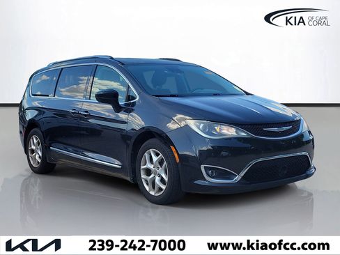 Used 2017 Chrysler Pacifica Touring-L Plus w/ Advanced Safetytec Group FWD image 1