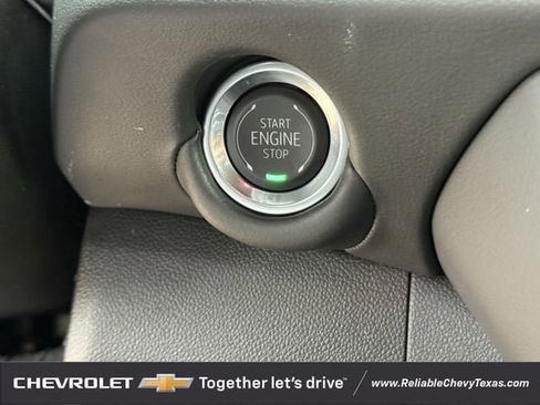 Used 2025 Chevrolet Suburban Z71 AWD/4WD image 21