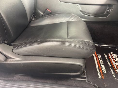 Used 2018 Dodge Challenger SXT RWD image 27