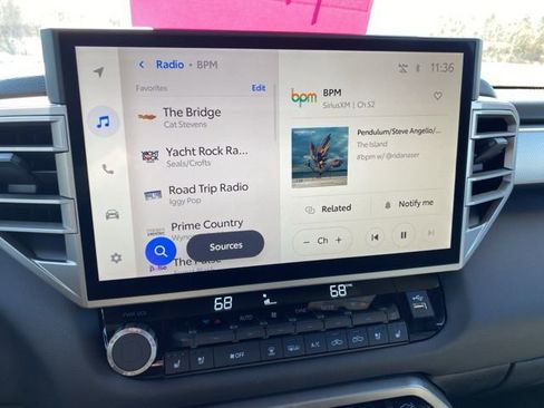 Used 2025 Toyota Tundra Limited AWD/4WD image 23