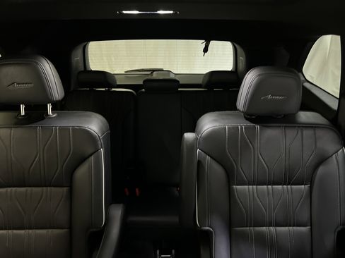 Certified 2025 Buick Enclave Avenir AWD/4WD image 19
