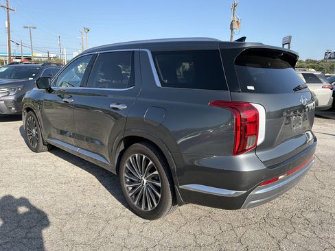 Used 2023 Hyundai Palisade Calligraphy FWD image 5