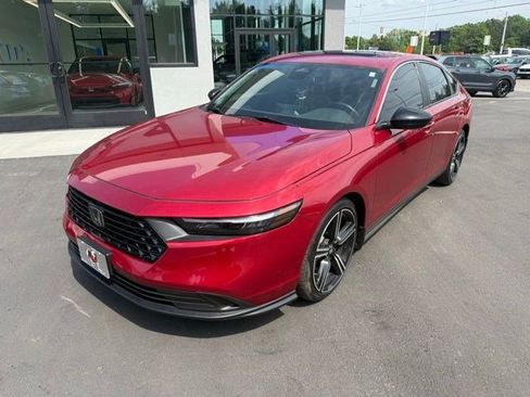 Used 2023 Honda Accord Sport image 4