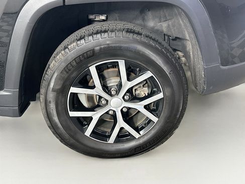 Used 2023 Jeep Grand Cherokee Limited image 11