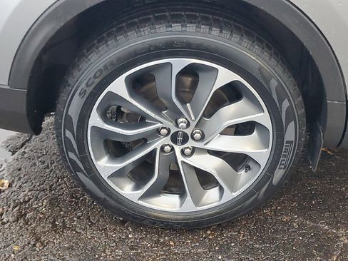 Certified 2023 Lincoln Nautilus Reserve image 7