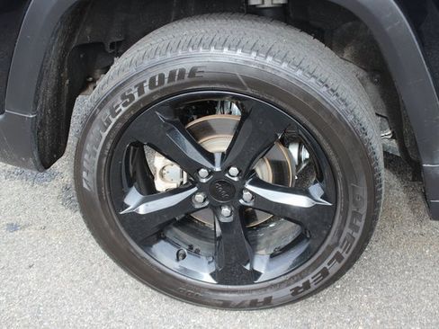 Used 2023 Jeep Grand Cherokee Altitude image 37