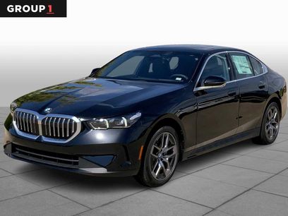 New 2026 BMW 530i xDrive w/ Premium Package