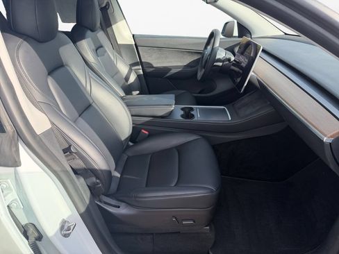Used 2022 Tesla Model Y Long Range AWD/4WD image 10