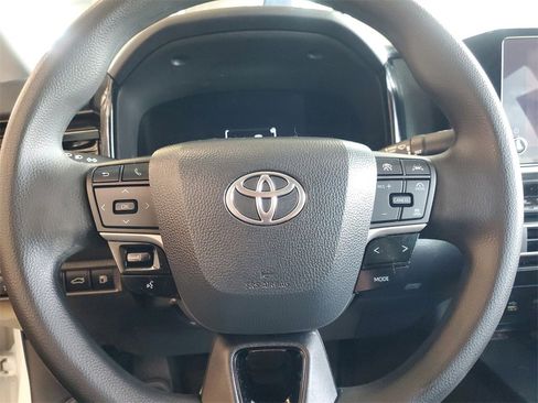Used 2025 Toyota Camry LE w/ Convenience Package image 19