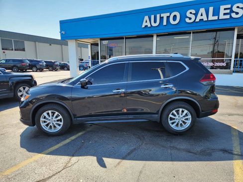 Used 2017 Nissan Rogue SV image 16