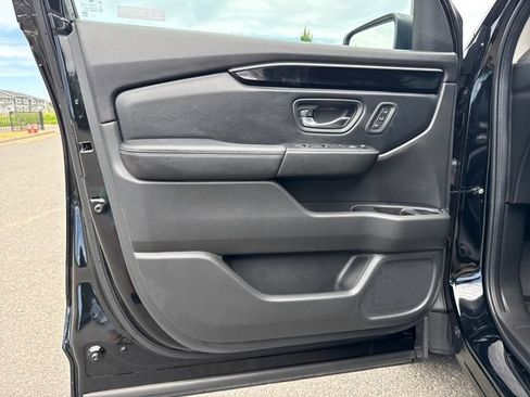 Used 2023 Honda Pilot Touring image 16