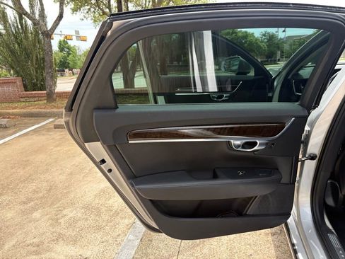 Used 2018 Volvo S90 T5 Momentum w/ Convenience Package image 13