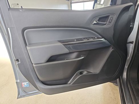 Used 2022 Chevrolet Colorado Z71 AWD/4WD image 31