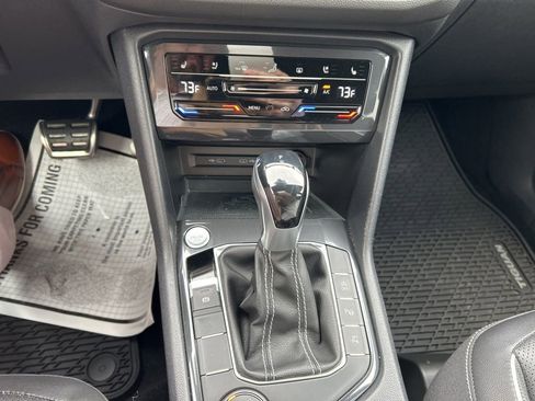 Used 2022 Volkswagen Tiguan SEL R-Line image 15