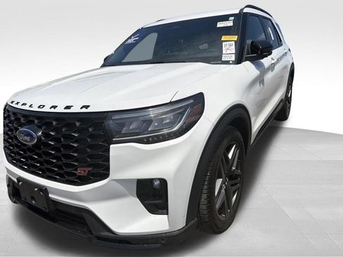 Used 2025 Ford Explorer ST AWD/4WD image 10