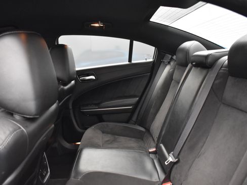 Used 2019 Dodge Charger Scat Pack w/ Dynamics Package image 8