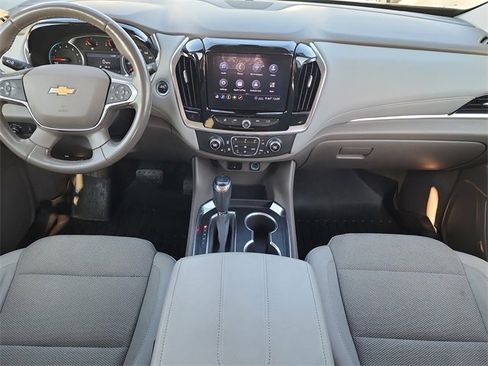 Used 2020 Chevrolet Traverse LT image 23