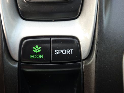 Used 2020 Honda Accord Sport image 29