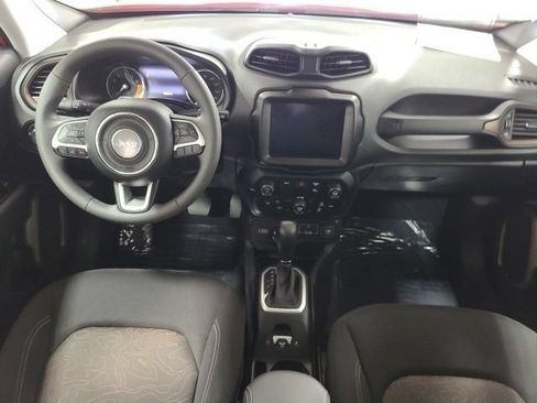 Used 2023 Jeep Renegade Latitude AWD/4WD image 21