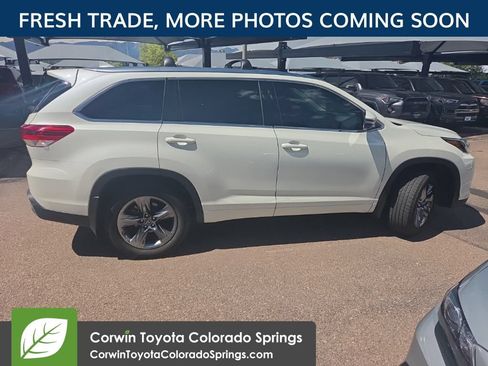 Used 2018 Toyota Highlander Limited Platinum AWD/4WD image 2