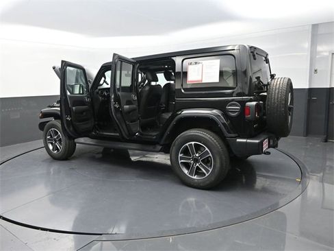 Used 2023 Jeep Wrangler Unlimited Sahara w/ Cold Weather Group image 39