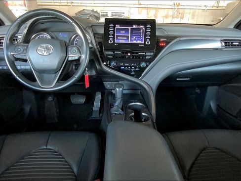 Used 2023 Toyota Camry SE image 13