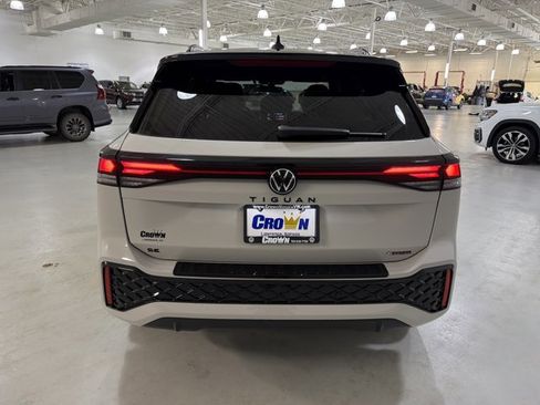 New 2026 Volkswagen Tiguan SE R-Line AWD/4WD image 7