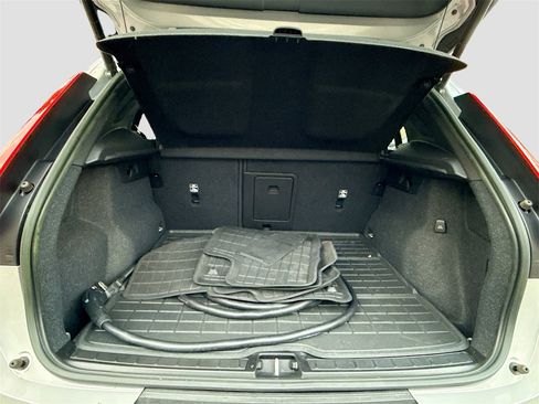 Used 2023 Volvo XC40 Recharge Ultimate image 29
