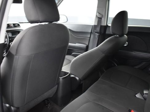 Used 2015 Kia Soul image 24