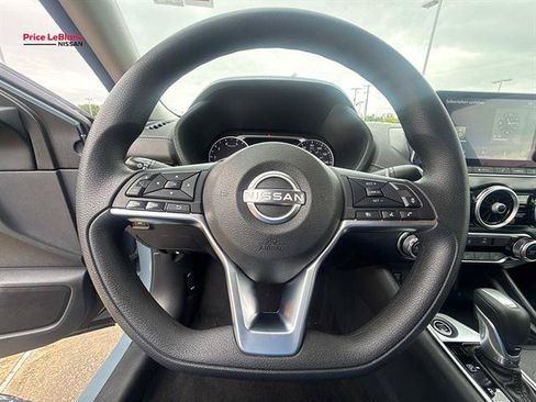Used 2024 Nissan Sentra SV FWD image 21