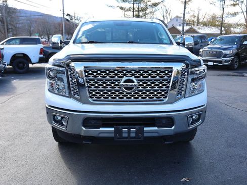 Used 2017 Nissan Titan SL image 2
