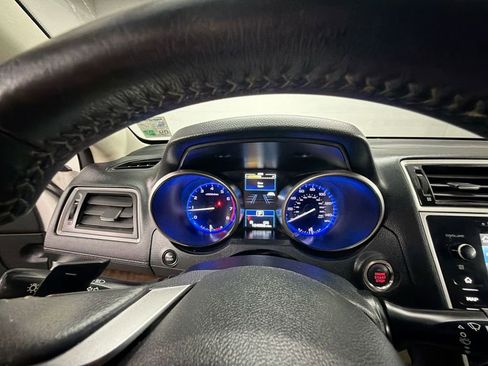 Used 2018 Subaru Outback 2.5i Limited image 11