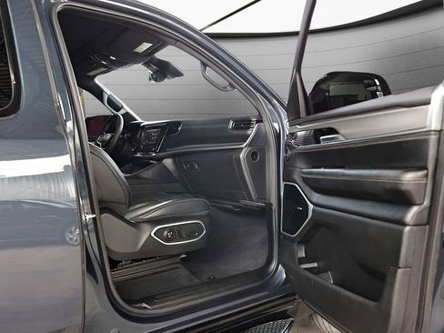 Used 2023 Jeep Wagoneer Series II image 74