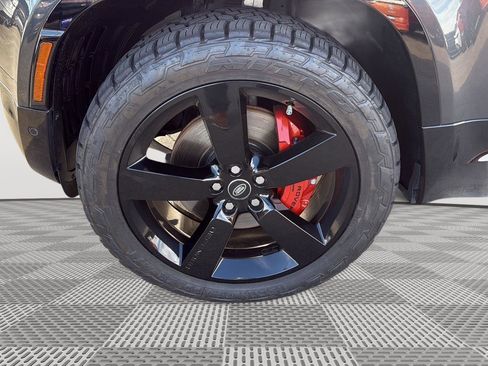 Used 2025 Land Rover Defender 110 X image 9