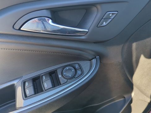 Used 2021 Chevrolet Malibu LT w/ Leather Package image 11