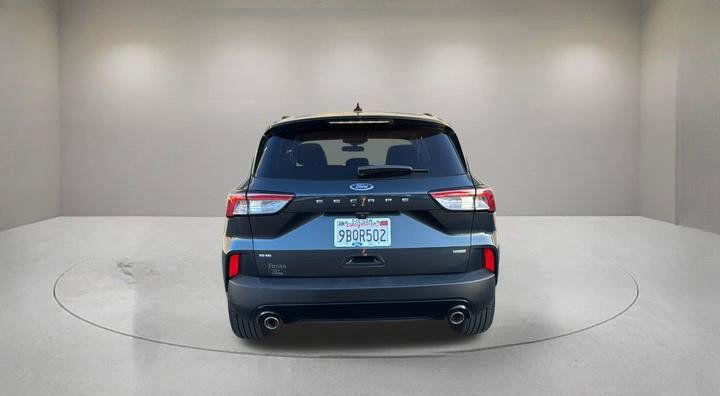 Certified 2022 Ford Escape SE w/ SE Sport Appearance Package FWD image 3