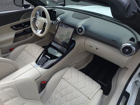 Used 2024 Mercedes-Benz SL 43 AMG Roadster image 29