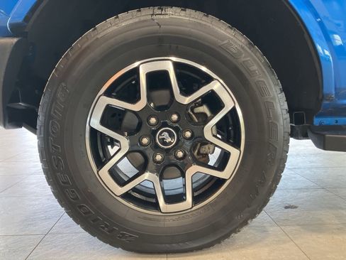 Used 2023 Ford Bronco Outer Banks image 9