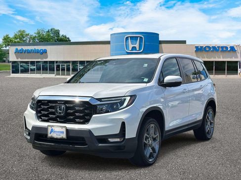Used 2023 Honda Passport EX-L image 2