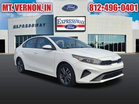 Used 2024 Kia Forte LXS FWD image 4