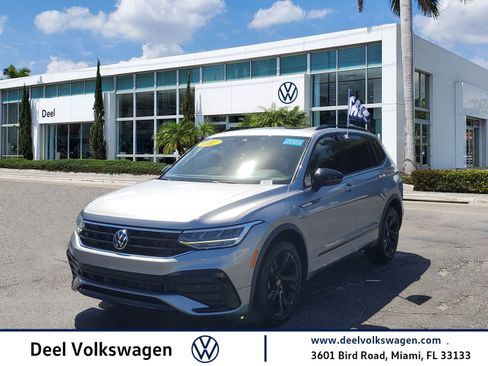 Used 2023 Volkswagen Tiguan SE R-Line image 1