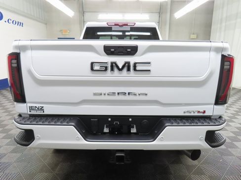Used 2026 GMC Sierra 2500 AT4 image 40