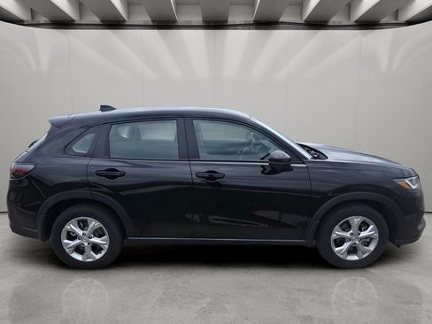 Used 2025 Honda HR-V LX image 7