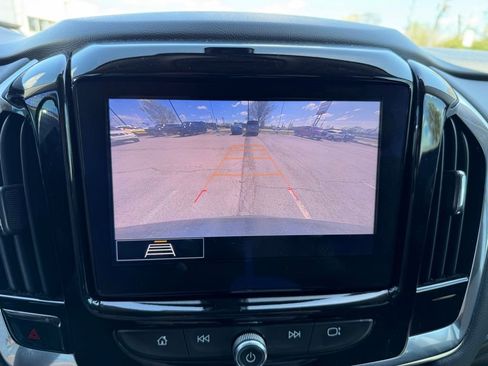 Used 2021 Chevrolet Traverse LT FWD image 11
