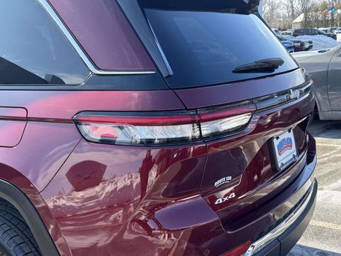 Used 2024 Jeep Grand Cherokee Limited w/ Trailer Tow Package AWD/4WD image 8
