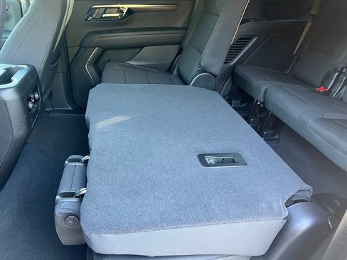 Used 2025 Chevrolet Tahoe LS AWD/4WD image 16